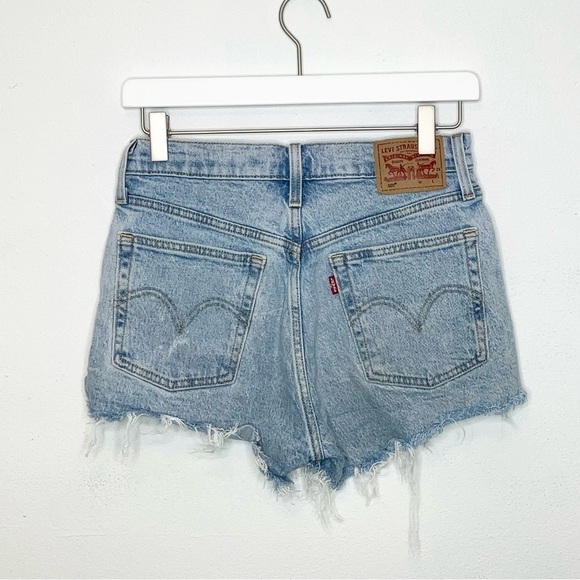 Levi's 501 High Rise Jean Shorts in Tango Light Wash size 26 - Picture 4 of 7